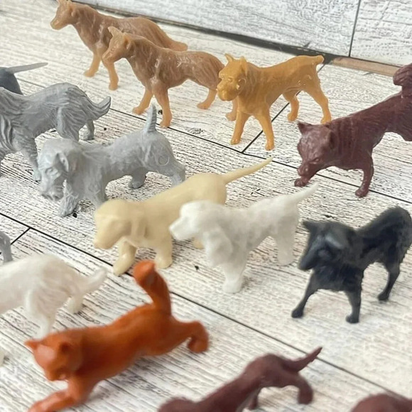 VTG Vintage Lot Of 21 Miniatures Plastic Animals 19 Dogs-1 Cat-1 Horse - Picture 10 of 12